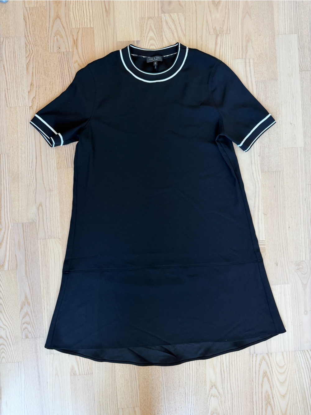 rag & bone Black Short-Sleeve Loose Fit Mini Dress with White Trim - Picture 1 of 4